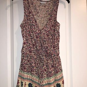 Size S floral romper 🌸💐🌹🌺